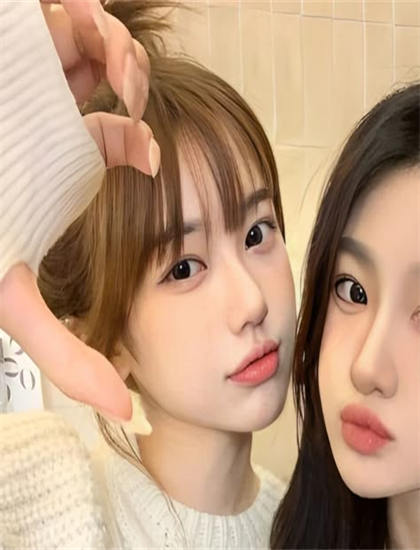 《无女之世》不同导演版本比较深刻反思的：艺术风格差异经济分析